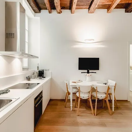 La Casa Di Carlotta - Urban Retreat In *